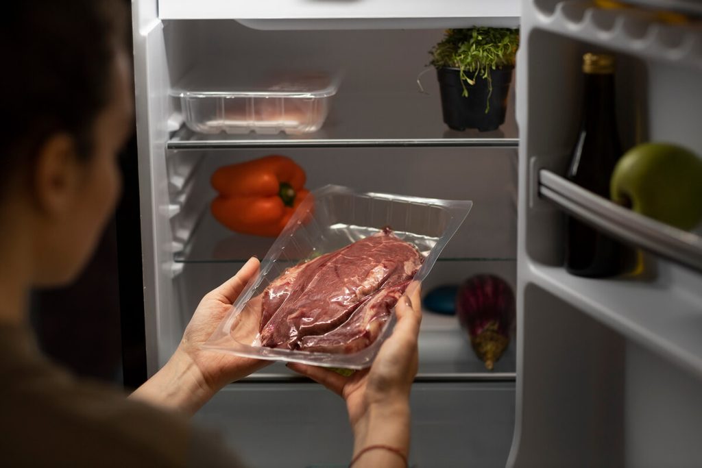 Vérification de la fraîcheur des viandes et produits laitiers après une rupture de la chaîne du froid.